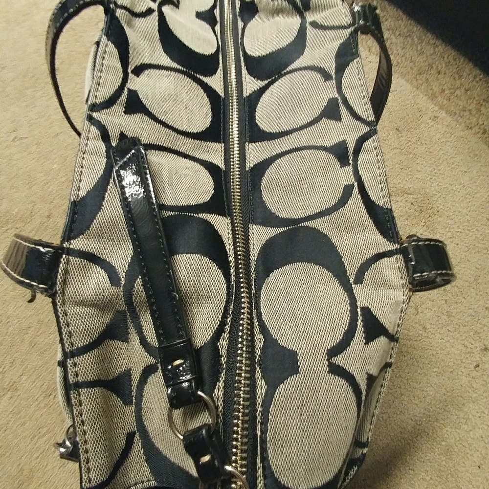 Coach tote bag ✨offers welcomed✨ - Picture 3 of 8